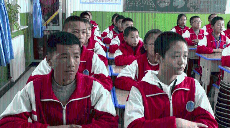 8岁的小朋友可以用多大的尺游戏画面